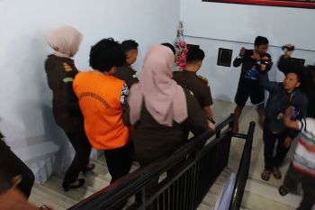Kejari Parepare tahan pegawai Pegadaian terkait dugaan kasus korupsi