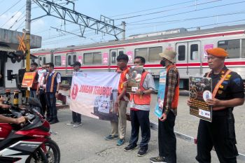 KAI Daop 1 Jakarta sosialisasikan keselamatan di perlintasan