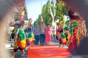 Tari Landhung jadi suguhan penyambutan kapolres baru Situbondo