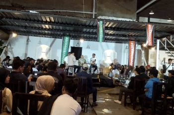 Anwar Hafid-Reny Lamadjido dengar gagasan dan kritik pemuda Sulteng