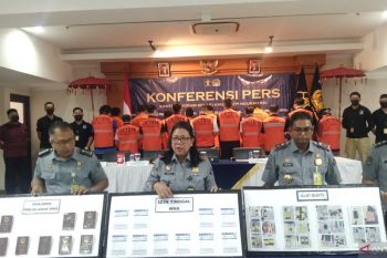 10 WNA China ditangkap di Bali atas dugaan pelanggaran visa dan aktivitas perdagangan ilegal