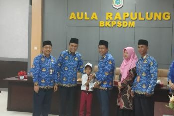 Puluhan pensiunan ASN di Sumbawa Barat dapat tali asih