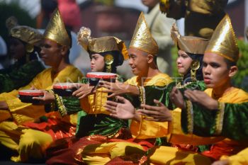 Mahasiswa UNP kenalkan tari tradisi Sumatra melalui pertunjukan di Padang