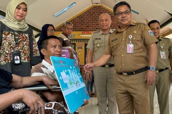 Pemkot Jakpus distribusikan kartu bansos kepada 23.455 warga