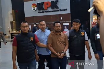 KPK menyerahkan pegawai gadungan ke Polres Kabupaten Bogor