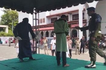 Kejari Pidie eksekusi cambuk sembilan pelanggar syariat Islam, dua orang 100 kali