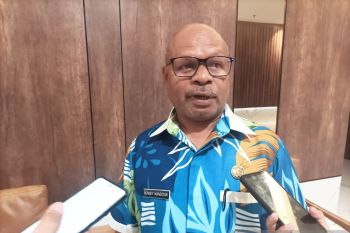 Pemkab Supiori salurkan 100 persen dana hibah pilkada serentak Rp29,7 miliar