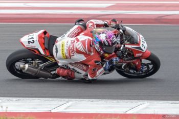 Dari posisi 17, Kiandra Ramadhipa menang dramatis di GP Spanyol