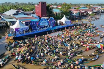 Festival Pasar Terapung Lok Baintan
