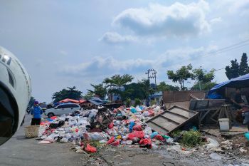 Pasar Arengka Pekanbaru jadi tempat pembuangan sampah umum