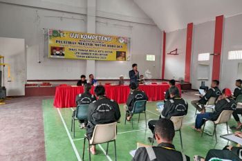 25 warga binaan Lapas Batam ikut uji kompetensi servis motor