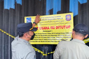 Satpol PP SLeman menutup tujuh toko minuman beralkohol ilegal