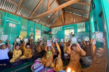Dompet Dhuafa Lampung salurkan ratusan Al Quran di ujung barat Lampung