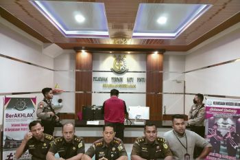 Kejari Agam tetapkan tersangka dugaan korupsi pembangunan gedung perpustakaan (Video)
