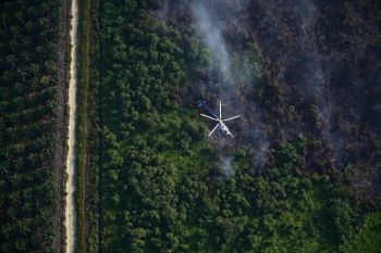 Helikopter Lanud Roesmin Nurjadin pantau karhutla dari udara