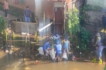PUPR Mataram pasang tanggul darurat antisipasi longsor susulan di Sungai Ancar