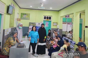 Pemkab Pinrang mencapai target 100 persen imunisasi pada PIN Polio