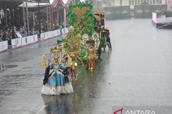 Diguyur hujan, World Kids Carnival buka hari pertama JFC