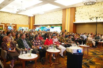 Ekonom mengungkap tiga faktor ekonomi RI agar bertumbuh lampaui proyeksi