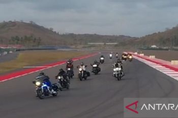 Kunjungan wisatawan di Sirkuit Mandalika Lombok tembus 500 orang