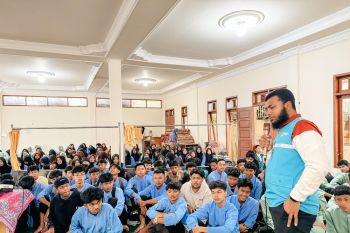 Jelang HUT RI, PLN Bukittinggi "Goes to School" kenalkan promoterbaru PLN Mobile