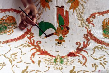 Permintaan batik bernuansa merah putih meningkat