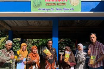 Disdagin Kulon Progo mendampingi proses produksi IKM via kunjungan lokasi