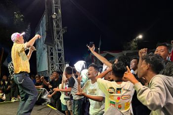 Kolaborasi Orkes Taman Bunga dan Kelompok Seni Tradisi Menjadi Penutup pada Acara Puncak Galanggang #7 Kabupaten Solok