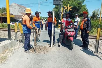 KAI tutup sementara perlintasan lokasi kecelakaan kereta api vs avanza