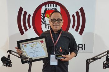 KPU Sulsel raih penghargaan penyebaran informasi terbaik PPID 2024