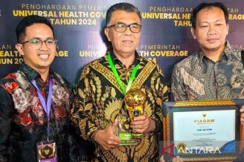 Pemkab Natuna terima penghargaan UHC dari BPJS Kesehatan