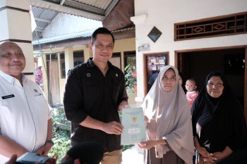 Seumur hidup tak punya sertifikat tanah, warga kaki Gunung Salak rasakan kemudahan PTSL
