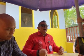 Kantor Imigrasi Belakangpadang mendeportasi WNA yang gunakan KTP palsu