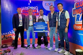 Bank Raya serahkan CSR kepada Cluster Unggulan Pasar Kranggan Yogyakarta