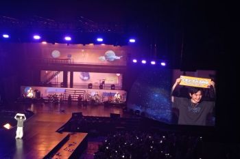 Meski kurang fit, Suho EXO hibur penuh ceria EXO-L Jakarta
