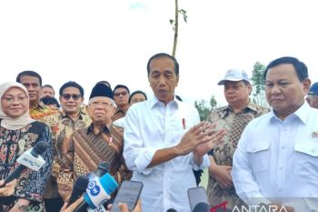 Presiden Jokowi ajak Wapres, Prabowo dan menteri tinjau embung IKN