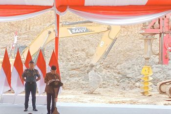Ma'ruf Amin lakukan peletakan batu pertama proyek Istana Wapres di IKN