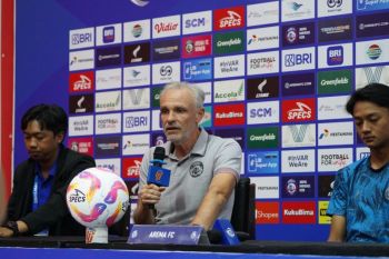 Arema FC incar tiga poin perdana dalam laga melawan Borneo FC