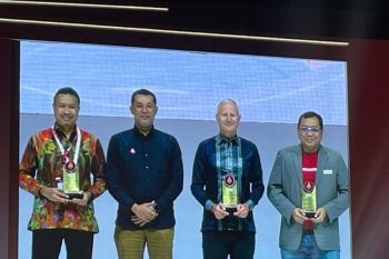 PT PHR raih penghargaan "best innovation" di SCM Summit 2024