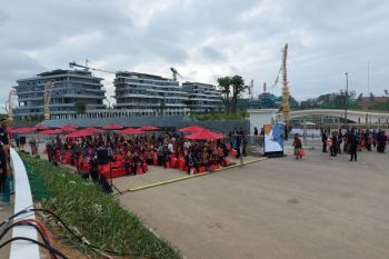 Tamu undangan berdatangan ke lapangan Istana Negara IKN