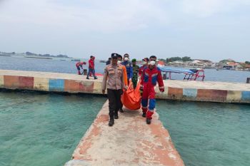 Pria bertato pedang ditemukan mengambang di laut Pulau Pramuka