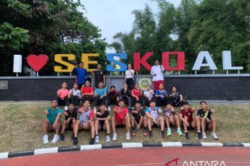 Ketum PB FORKI Hadi Tjahjanto lepas kontingen timnas ke Kejuaraan Karate Pemuda Asia