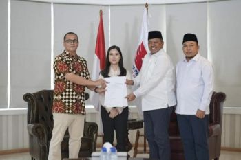 Diserahkan Angela Tanoesoedibjo, Alfedri-Husni terima SK B1 KWK dari Perindo