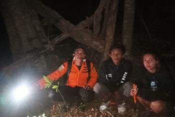 Basarnas Bali evakuasi pemandu dan warga Turki tersesat di Gunung Batukaru