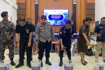 Bea Cukai Tarakan Memusnahkan Barang Ilegal