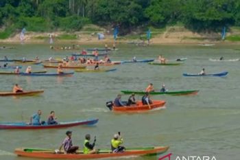 Nelayan Musi Banyuasin ramaikan lomba balap perahu