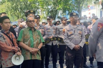 Petugas gabungan amankan unjuk rasa di "Rumah Banjar"