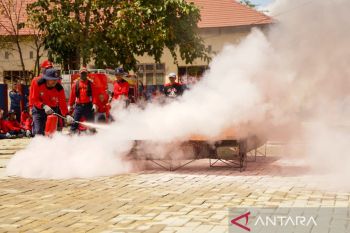 50 petugas Damkar Kendari dilatih optimalkan penyelamatan kebakaran