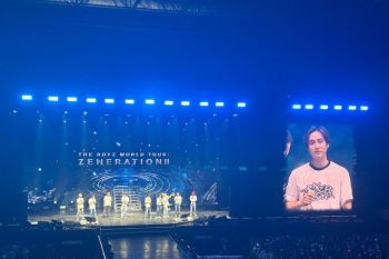 Jacob THE BOYZ bawakan lagu "Sialan" Juicy Luicy di konser Jakarta