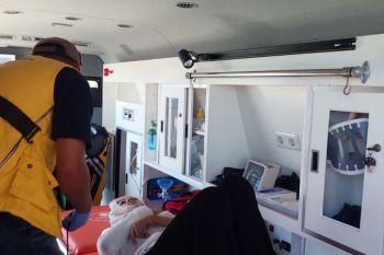 SAR evakuasi wisatawan alami serangan jantung di Pulau Padar